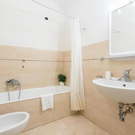 Ammannati In Apartament *